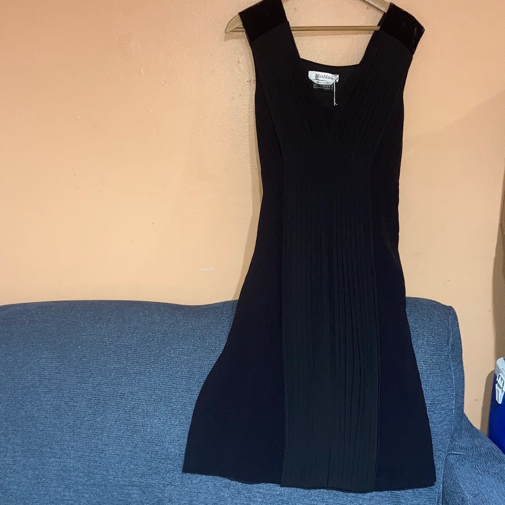 MaxMara Black Sleeveless Midi Dress